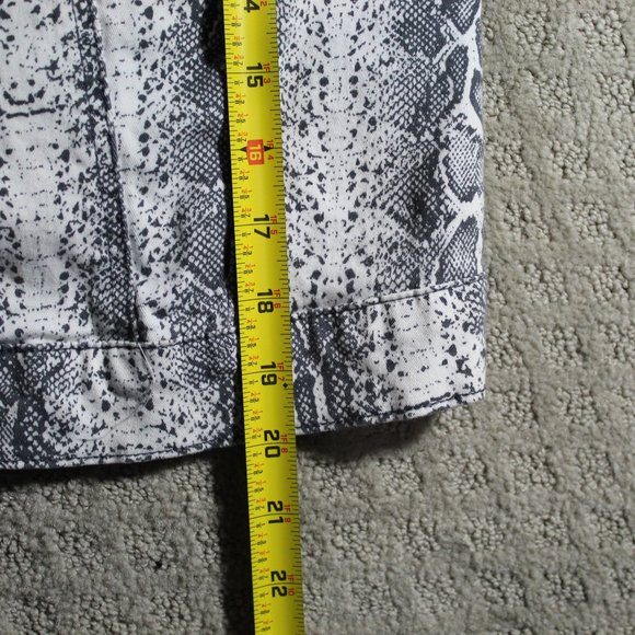 Sofia's Jeans Size M Grey and White Snakeskin Print Denim Jacket - LIKE NEW - Picture 4 of 5